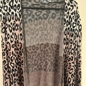 Plus Size Women’s Cardigan With Pockets